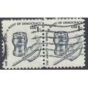 #1581 1c Americana Issue Inkwell and Quill 1977 Used Pair