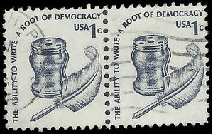 #1581 1c Americana Issue Inkwell and Quill 1977 Used Pair